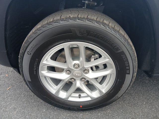 2025 Jeep Grand Cherokee GRAND CHEROKEE LAREDO X 4X4