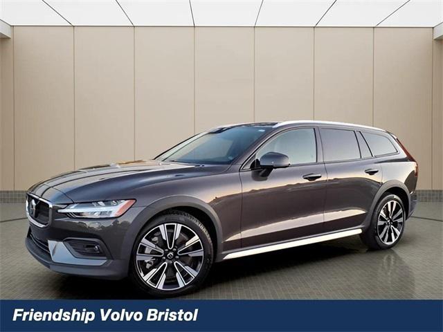 2024 Volvo V60 Cross Country B5 Ultimate