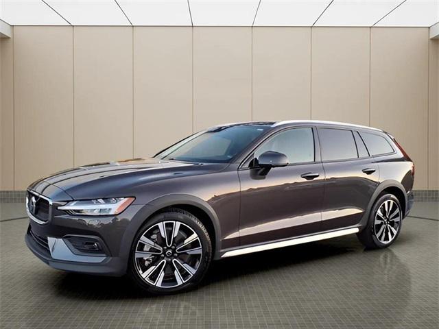2024 Volvo V60 Cross Country B5 Ultimate