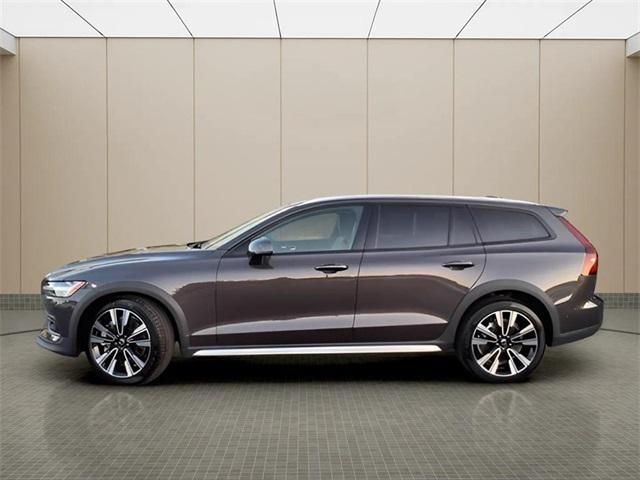2024 Volvo V60 Cross Country B5 Ultimate