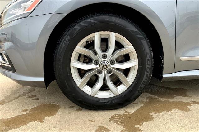 2016 Volkswagen Passat 1.8T S