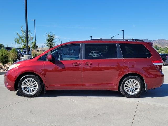 2013 Toyota Sienna XLE V6 8 Passenger 2013 Toyota Sienna XLE V6 8 Passenger
