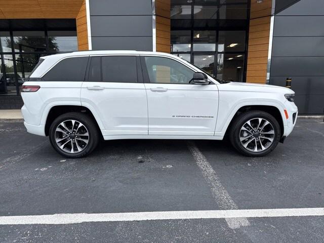 2023 Jeep Grand Cherokee Overland 4x2