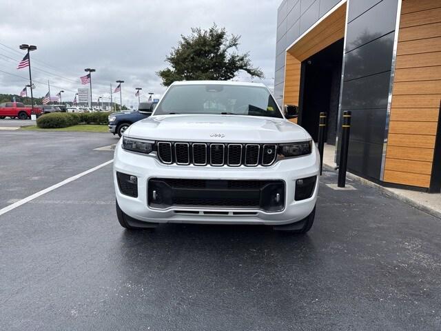 2023 Jeep Grand Cherokee Overland 4x2