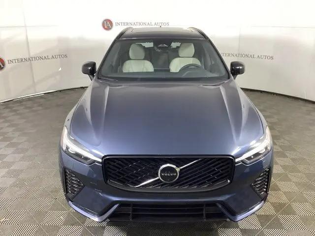 2026 Volvo XC60 B5 Plus
