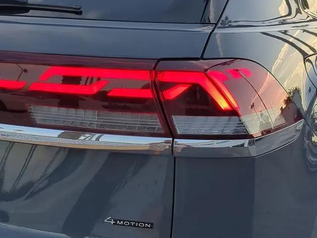 2026 Volkswagen Atlas Cross Sport SEL Premium R-Line
