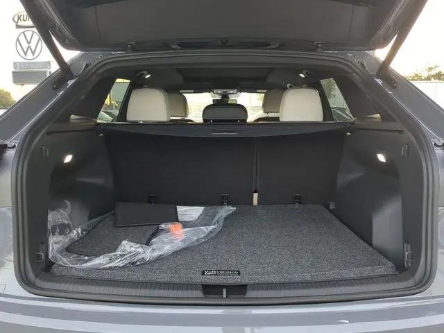 2026 Volkswagen Atlas Cross Sport SEL Premium R-Line