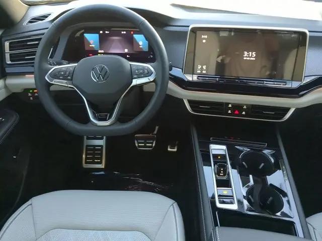 2026 Volkswagen Atlas Cross Sport SEL Premium R-Line