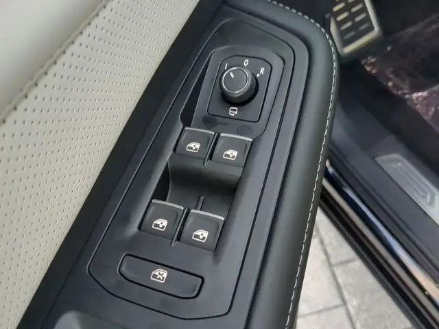 2026 Volkswagen Atlas Cross Sport SEL Premium R-Line