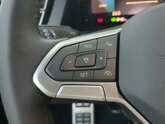 2026 Volkswagen Atlas Cross Sport SEL Premium R-Line
