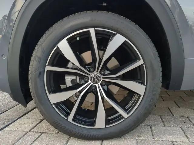 2026 Volkswagen Atlas Cross Sport SEL Premium R-Line
