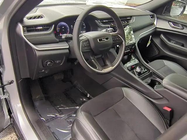 2025 Jeep Grand Cherokee L Altitude X 4x4