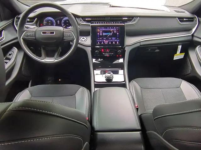 2025 Jeep Grand Cherokee L Altitude X 4x4