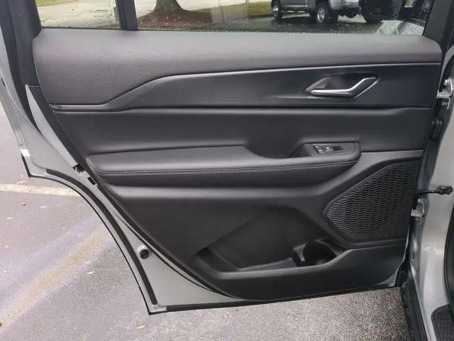 2025 Jeep Grand Cherokee L Altitude X 4x4