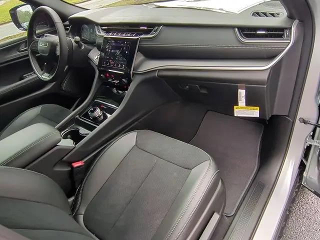 2025 Jeep Grand Cherokee L Altitude X 4x4
