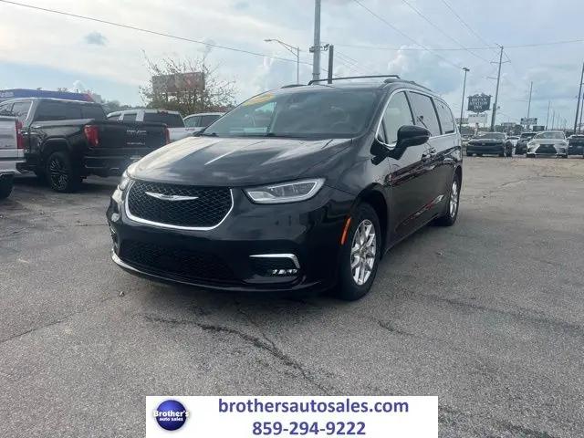 2022 Chrysler Pacifica Touring L for sale in Lexington, KY