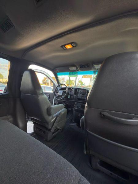 2002 Chevrolet Express Base