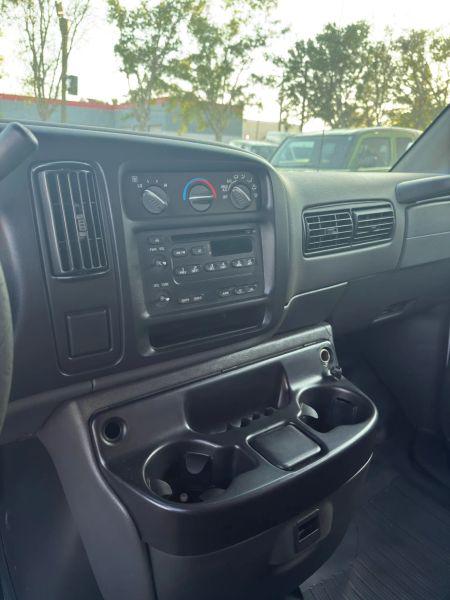 2002 Chevrolet Express Base