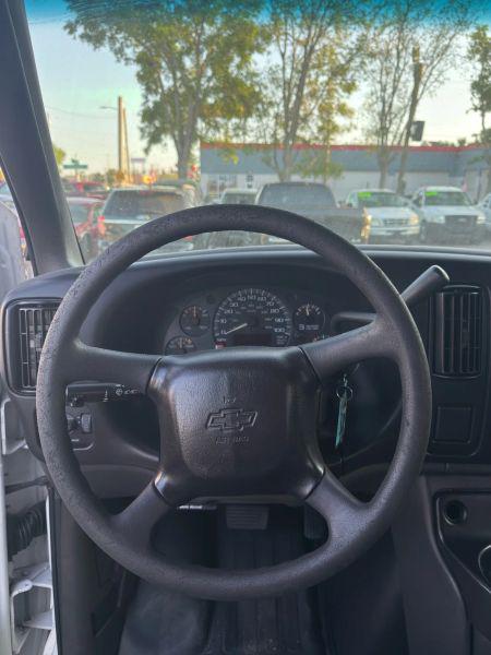 2002 Chevrolet Express Base
