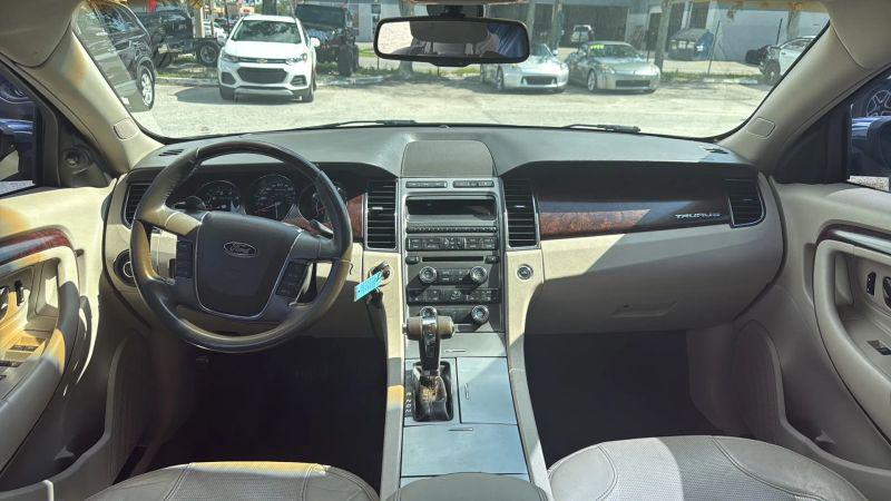 2010 Ford Taurus Limited