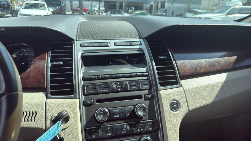 2010 Ford Taurus Limited