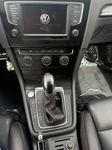 2017 Volkswagen Golf GTI SE 4-Door