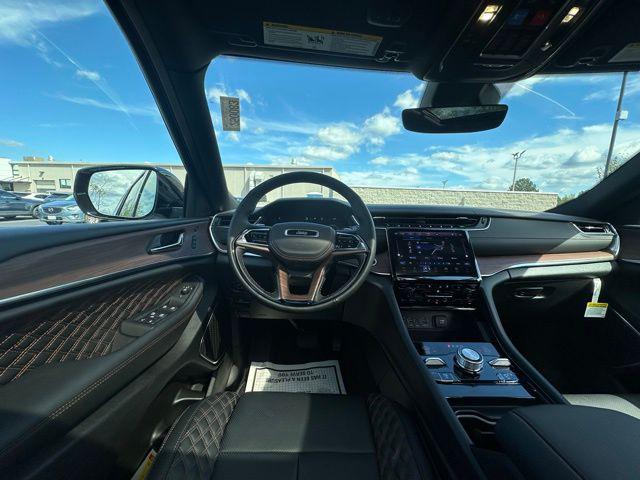 2025 Jeep Grand Cherokee Summit 4x4