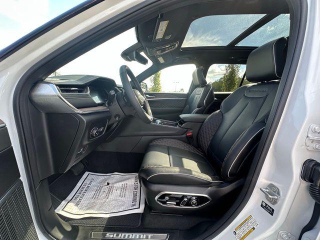 2025 Jeep Grand Cherokee Summit 4x4