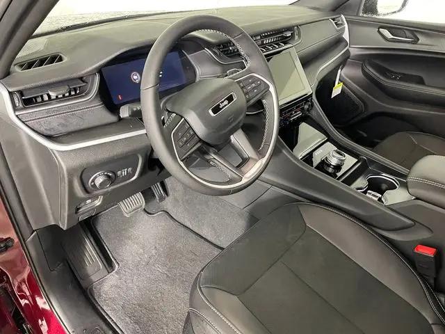 2025 Jeep Grand Cherokee L Altitude 4x4