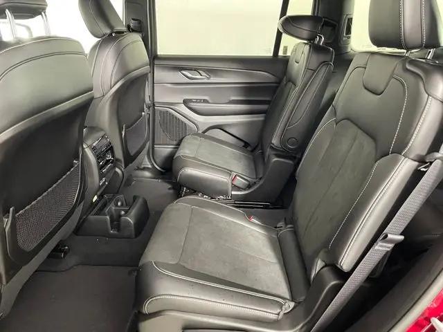 2025 Jeep Grand Cherokee L Altitude 4x4