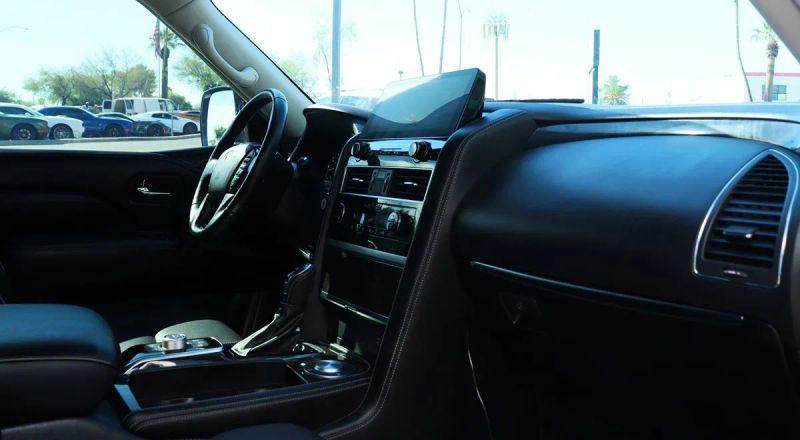 2022 INFINITI QX80 LUXE
