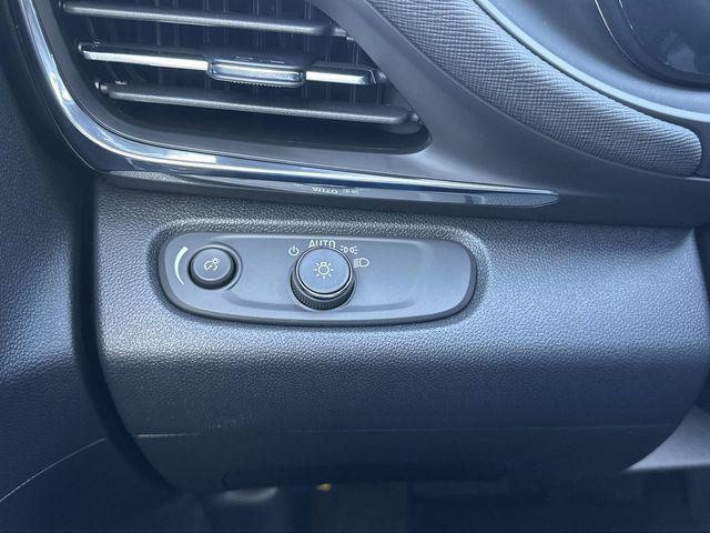 2025 Buick NV Preferred FWD