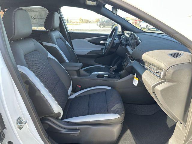 2025 Buick NV Preferred FWD