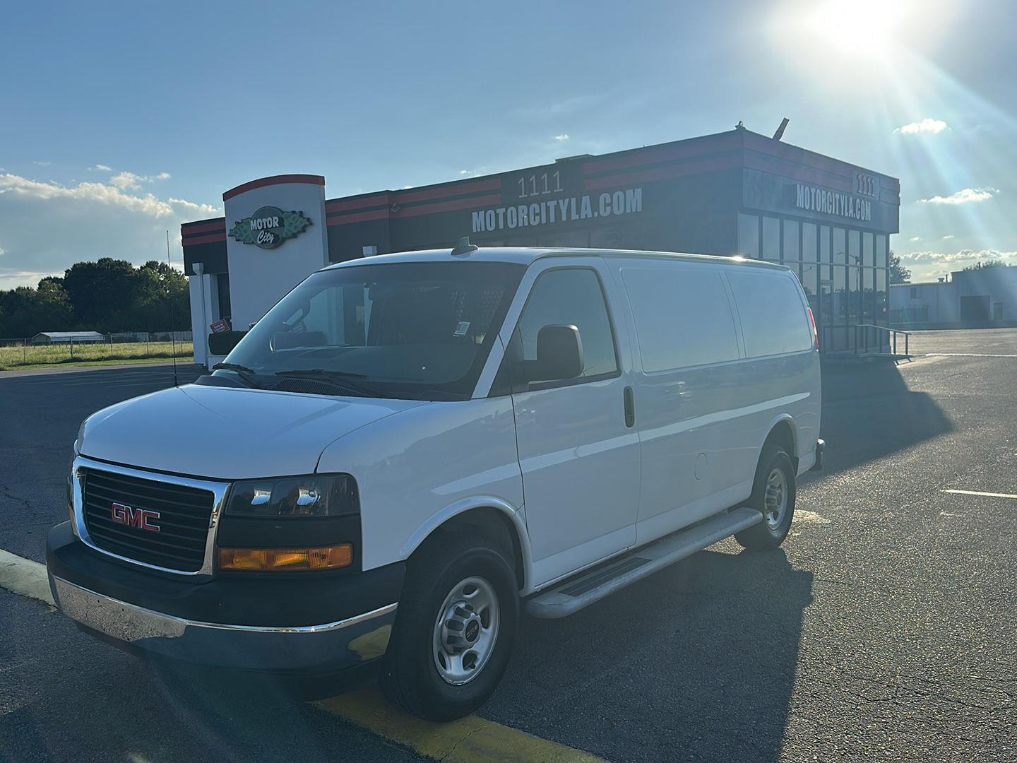 2022 GMC Savana Cargo Work Van's photo