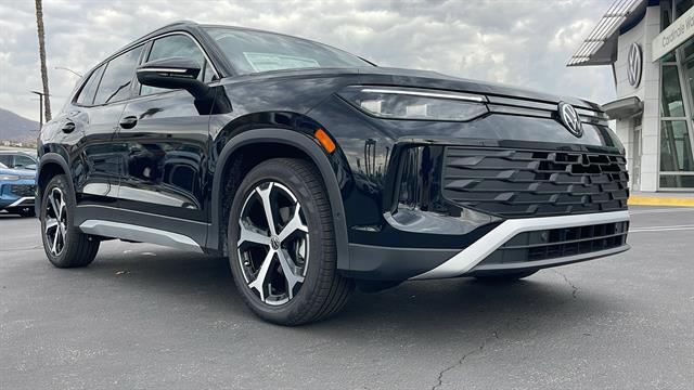 2025 Volkswagen Tiguan 2.0T SE