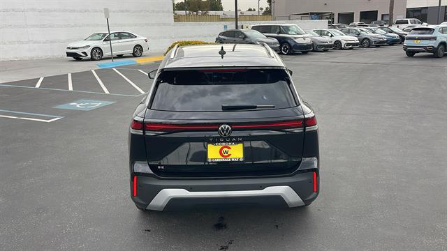 2025 Volkswagen Tiguan 2.0T SE