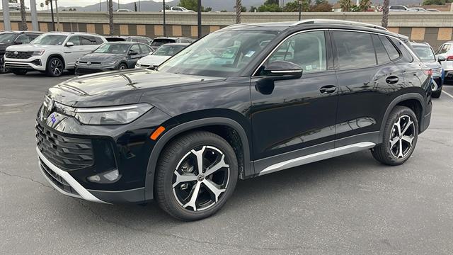 2025 Volkswagen Tiguan 2.0T SE
