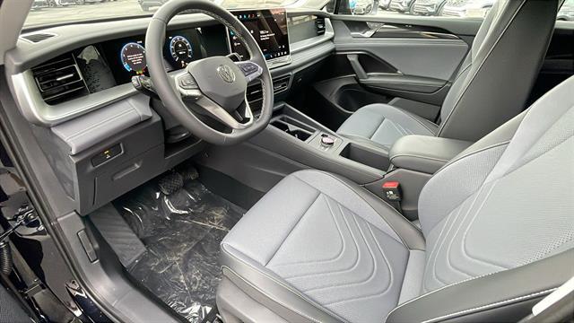 2025 Volkswagen Tiguan 2.0T SE