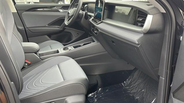 2025 Volkswagen Tiguan 2.0T SE