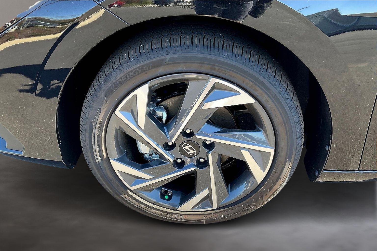 2025 Hyundai Elantra Blue - Photo 13