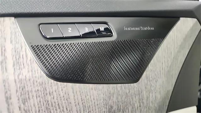 2023 Volvo XC90 Recharge T8 Plus 6-Seater