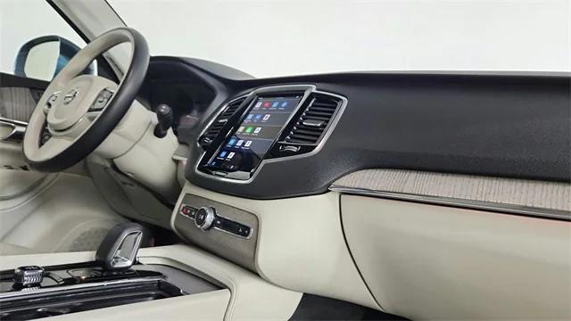 2023 Volvo XC90 Recharge T8 Plus 6-Seater