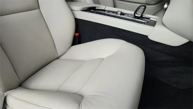 2023 Volvo XC90 Recharge T8 Plus 6-Seater