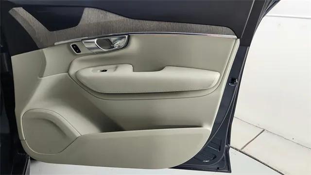 2023 Volvo XC90 Recharge T8 Plus 6-Seater