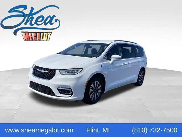 2021 Chrysler Pacifica Hybrid Touring L for sale in Flint, MI
