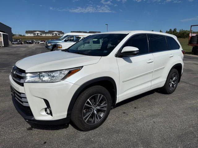 2017 Toyota Highlander LE Plus 2017 Toyota Highlander LE Plus
