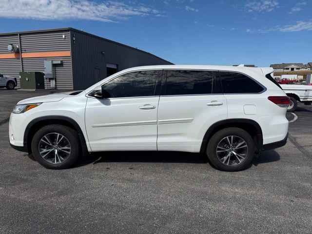 2017 Toyota Highlander LE Plus 2017 Toyota Highlander LE Plus
