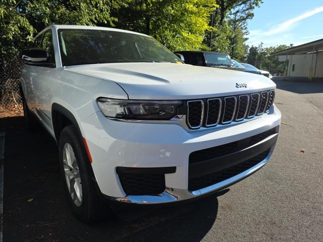 2023 Jeep Grand Cherokee L Laredo 4x2