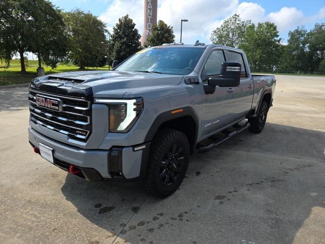 2025 GMC Sierra 2500HD 4WD Crew Cab Standard Bed AT4
