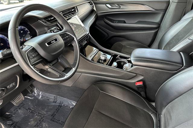 2023 Jeep Grand Cherokee L Altitude 4x2